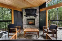 Whispering Retreat Sleeps 4 Hotels in McCurtain County