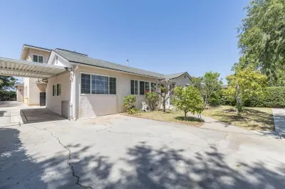 Charming Spacious Home - Modern Comforts Prime Location Hotels in South San Gabriel