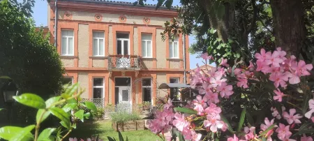 La Maison du Poëlon Отели в г. Лонгаж