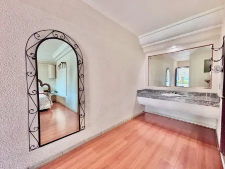 Global Express Puebla - Finsa Отели в г. Куаутлансинго