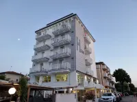 Hotel Kim Hotels in Marebello