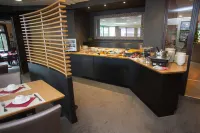 Hôtel Mercure Vannes le Port - breakfast