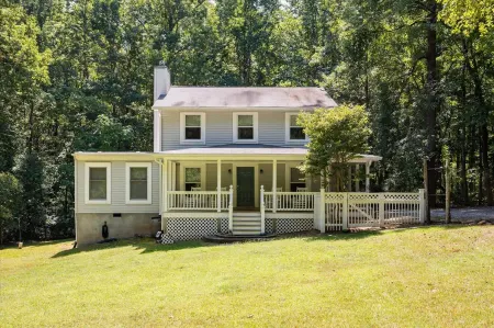 Quiet Retreat - Piano, Firepit, Peloton - 30 min to RTP Отели в г. Болдуин