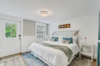 Best Little Beach House on Anna Maria Island!  With a pool & steps to the beach!