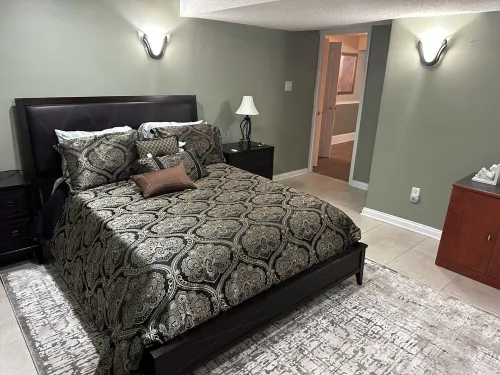 Charming 1-bedroom house with WiFi, AC in quaint Ypsilanti Charter Township Hotels in Ypsilanti