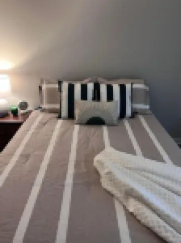 Cozy 2-bedroom apartment located next to St. Mary's Hospital!