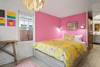 Bar; Beach; Walk Downtown; Front Yard & Courtyard; Private Home; Family Friendly