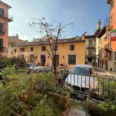 Piazza Erbe Lodge Hotel Exterior