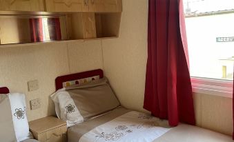 Immaculate 2-Bed Static Caravan at Monrieth