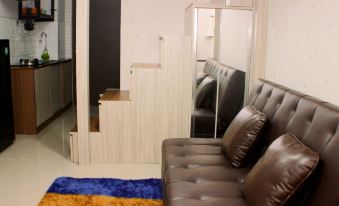 Stunning and Comfy Studio Apartment Transpark Juanda