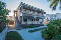 Apartments Weiss Hotels in Vir