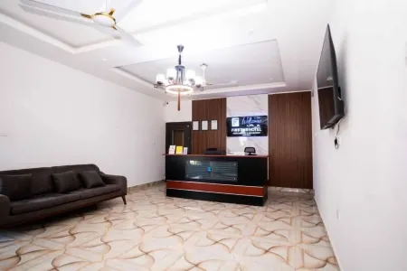 FIRST HR HOTEL Отели в г. Prampram