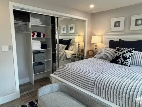 Newly Renovated, Close to Old Naples & Beach