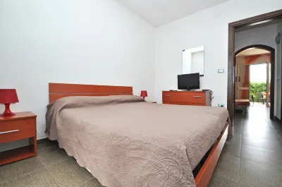 Arainn Lupiae - House for 3 Guests in Residence With Pool