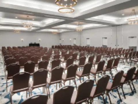 ダブルツリー バイ ヒルトン ホテル ノーフォーク エアポート ノーフォークのホテル