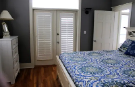 5 BR, 5 BA in Seaside, quick walk to the private beach access or main pool