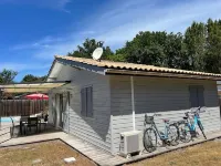 Close to Soulac/sea air-conditioned chalet, heated indoor swimming pool, jacuzzi