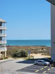 Quiet Beachfront Retreat with Private Balcony Hotel in zona Roland E. Powell Convention Center