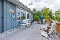 Pool house - 4 bedroom 3 bathroom home with indoor pool