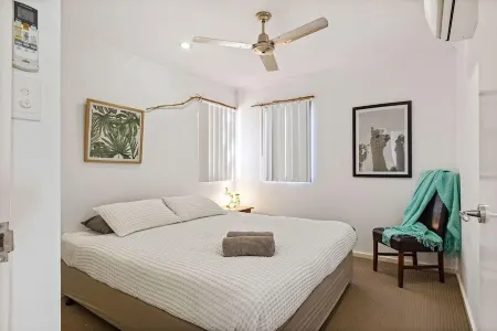 Marina Townhouse with Jetty