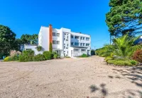 Apartment with stunning sea views and equipped with heated swimming pool