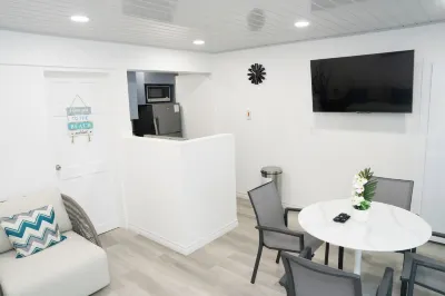 Cosy one bedroom condo in Holetown, St. James with pool access!! 住宿飯店