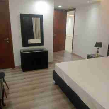 Luxury 2 bed apartment Rooms