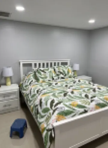 Lovely comfy clean apartment. Close to State parks/ beaches/ restaurants.