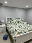 Lovely comfy clean apartment. Close to State parks/ beaches/ restaurants. Hotels in Jasmine Estates
