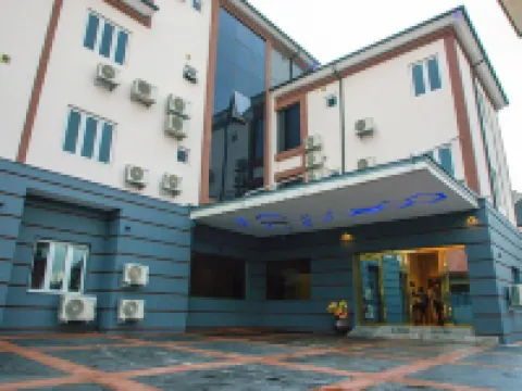 Merzino Palace Hotéis em Uyo