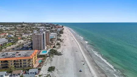 GULF FRONT INDIAN ROCKS BEACH, REFLECTIONS VACATION CONDO