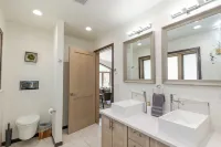 Modern Luxury Retreat - 2 Br/1BA - Minutes from Downtown
