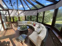 Hidden gem with hot tub  and tennis court in idyllic East Sussex  countryside . Hotels in Hailsham