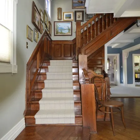 Beautifully restored Victorian Mountain home furnished with authentic antiques!