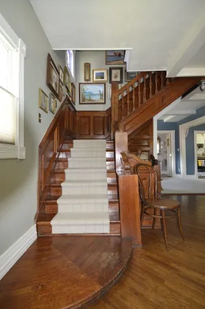 Beautifully restored Victorian Mountain home furnished with authentic antiques!