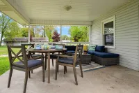 Adorable Chapman Lake Front Home Hotel a Plain Township