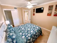 Beach Condo With Game Room! Steps From Indian Shores Beach, Pool. 2bd, sleep 6.