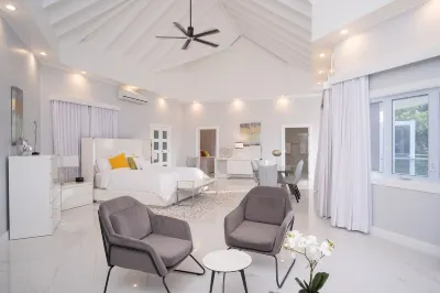 The Sun Seeker Villa Ja Luxury10 bedrooms. Fully staffed. Great for large groups