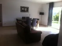 Jolie Villa for 6 guests near to the sea and the mountain. Hotels in Afa