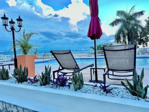 Falcon Islandviews Condo-Free Airport Transportation-24/7 Security-Gated Complex โรงแรมใน