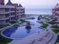 Secure Luxury 3Bd Condo - Coco Beach near Barra de Navidad FREE PARKING
