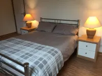 4 bed/bath farmhouse,grand garden, pool, BBQ, Normandy,Brittany, Pays de Loire Hotel a Mayenne