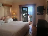 Waterfront 2 Bedroom Cottage, Access to Private Beach - Balkon