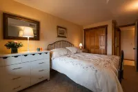 The Yellowstone House and Fisherman's Cabin Hotels in Pray