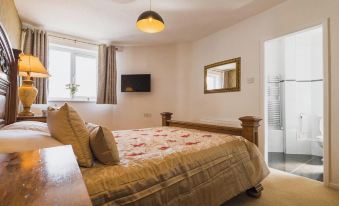 The Hawk & Buckle Inn