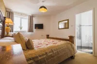 The Hawk & Buckle Inn Hotel di Llannefydd