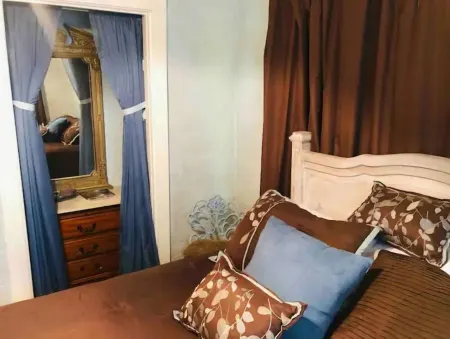 10th St. Bungalow Downtown, Bandera, TX. Отели в г. Бандера