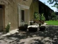 cottage in provencal farmhouse, 2 minutes from Pernes