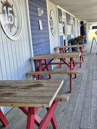 Cozy 2-bedroom house in beautiful North Rustico with WiFi, AC Отели в г. Север Растико