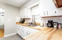 Simple and Sweet I 2 BR 1 BA Home in Lansing